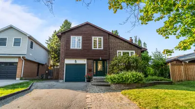 4 Mcgillivary Court, Whitby, On L1p 1a3