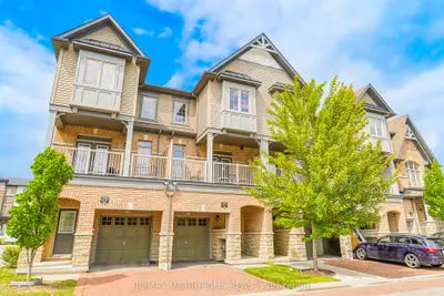 Att/Row/Townhouse in Pickering