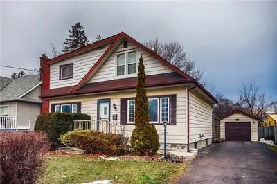 Detached in Oshawa