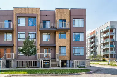 Condo Townhouse in Toronto