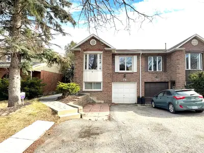 Semi-Detached in Whitby