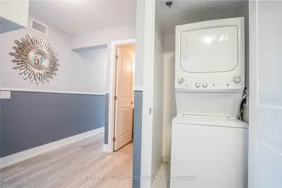 1215 Bayly Street 402, Pickering, On L1w 1l7