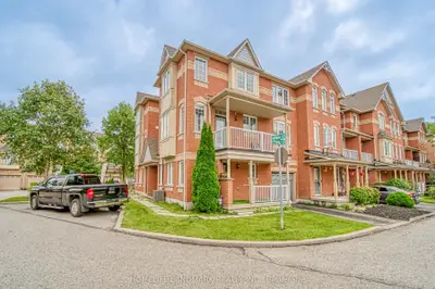 Condo Townhouse in Ajax