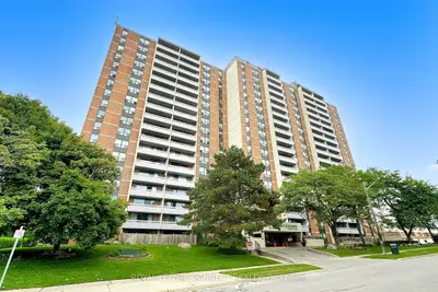 Condo Apartment in Pickering