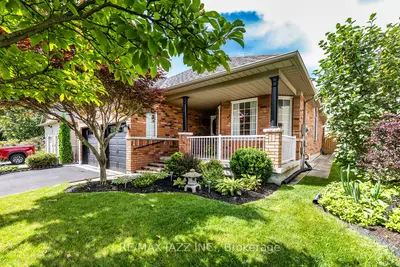 Detached in Oshawa