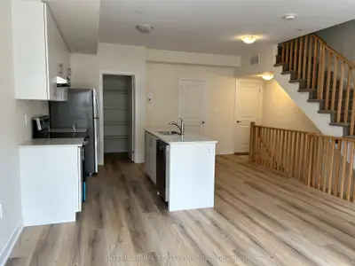 Condo Townhouse in Pickering