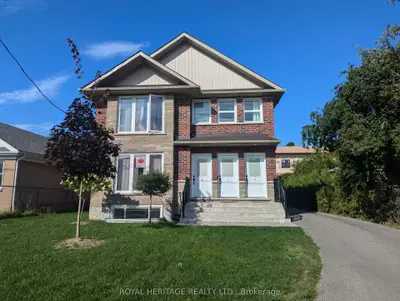 Triplex in Oshawa