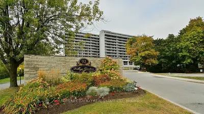 Condo Apartment in Ajax