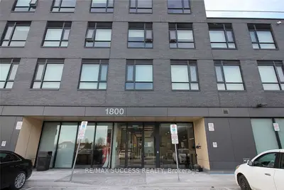 1800 Simcoe Street N 205, Oshawa, On L1g 4x9