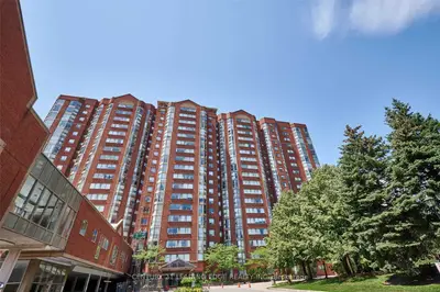 Condo Apartment in Toronto