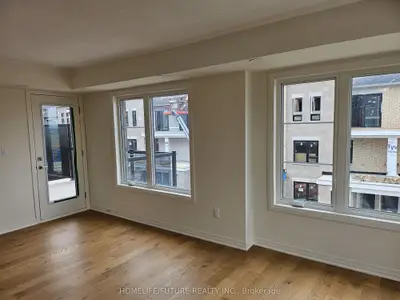 Att/Row/Townhouse in Clarington