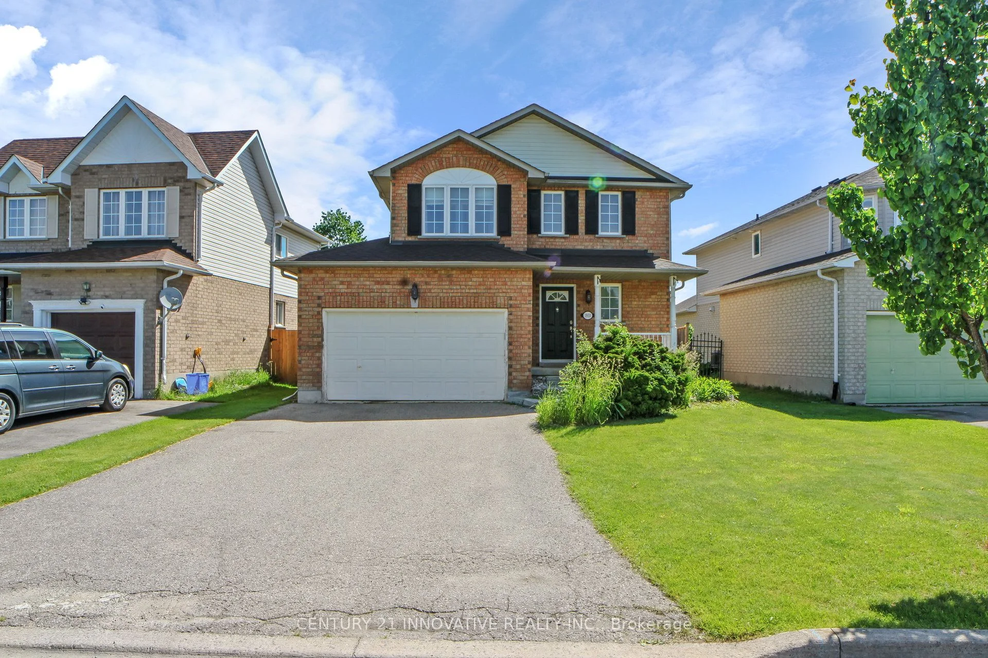 Detached in Oshawa