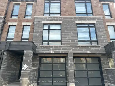 Att/Row/Townhouse in Oshawa