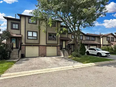 Condo Townhouse in Toronto