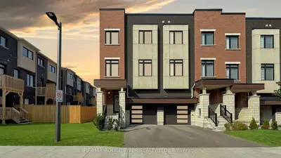 Att/Row/Townhouse in Oshawa