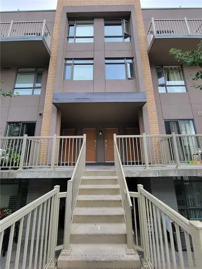 Condo Townhouse in Toronto