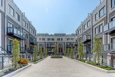 Condo Townhouse in Toronto