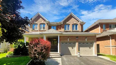 Detached in Whitby