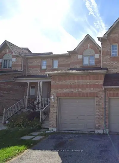 Condo Townhouse in Ajax