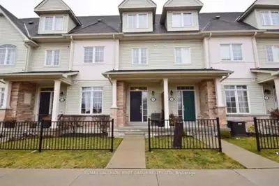 Common Element Condo in Whitby