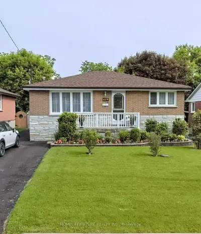Detached in Oshawa