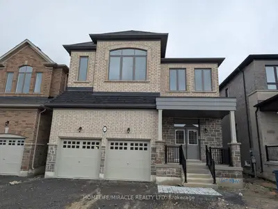 Detached in Oshawa
