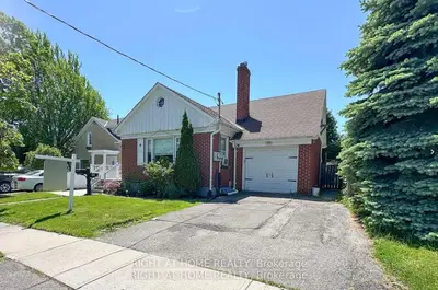 Duplex in Oshawa