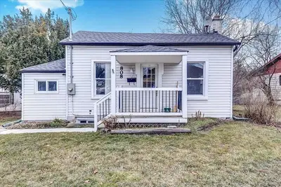 Detached in Whitby