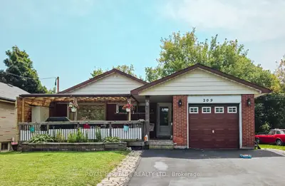 Detached in Oshawa