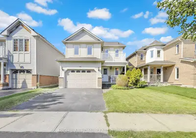Detached in Whitby