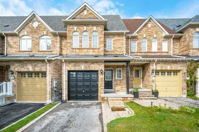 Att/Row/Townhouse in Ajax