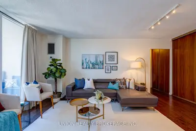 Condo Apartment in Toronto