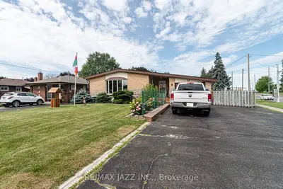 Detached in Oshawa