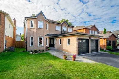 Detached in Oshawa