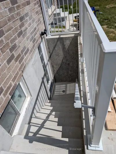 Detached in Oshawa