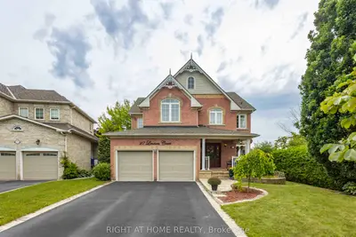 27 Lennon Court, Whitby, On L1p 1p4