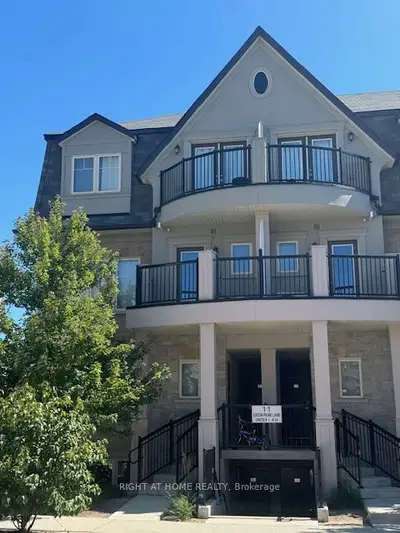 Condo Townhouse in Toronto