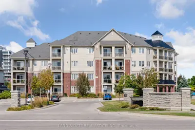 Condo Apartment in Clarington