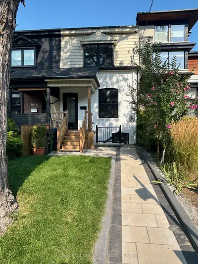 Att/Row/Townhouse in Toronto
