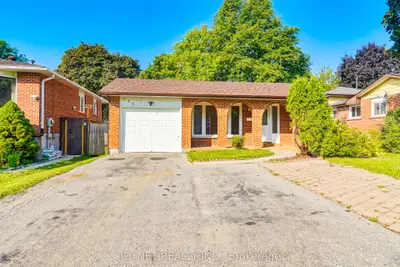Detached in Oshawa
