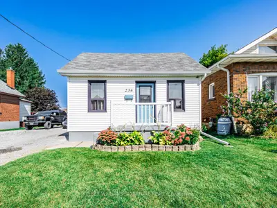 Detached in Oshawa