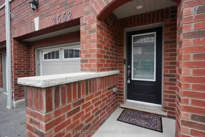 Condo Townhouse in Oshawa