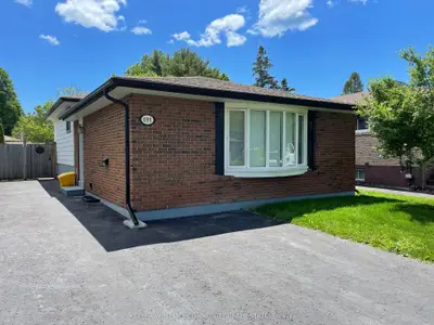 Detached in Oshawa
