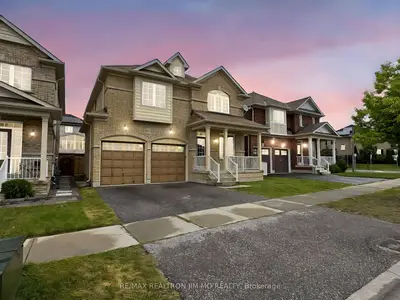 Detached in Oshawa