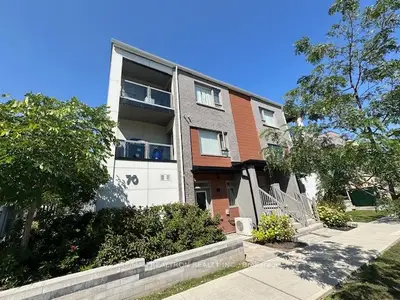 Condo Townhouse in Toronto