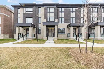 Att/Row/Townhouse in Pickering