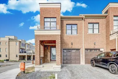 Att/Row/Townhouse in Clarington