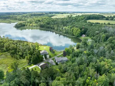 Detached in Scugog