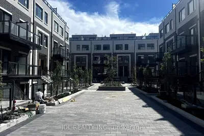 Condo Townhouse in Toronto