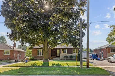 Detached in Oshawa